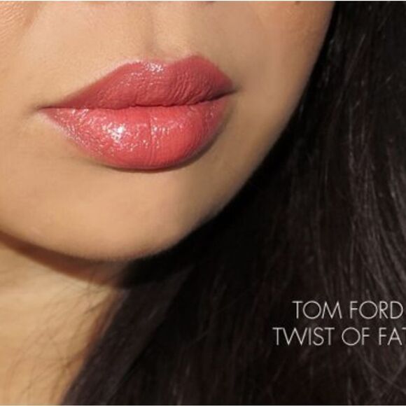 Tom Ford Lipstick in Twist of Fate (Nude Pink) - Picture 8 of 16